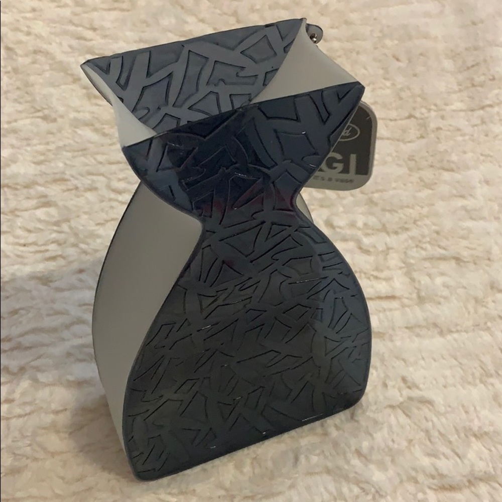 ♥️3 for $15♥️ New Grey Edgi Vase Plastic